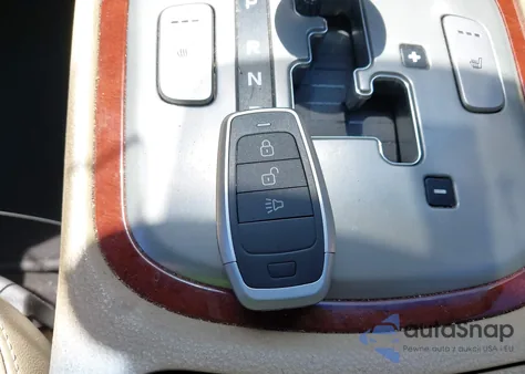 2012 Hyundai Genesis 3.8 z USA, uszkodzony, nr VIN KMHGC4DD0CU185198